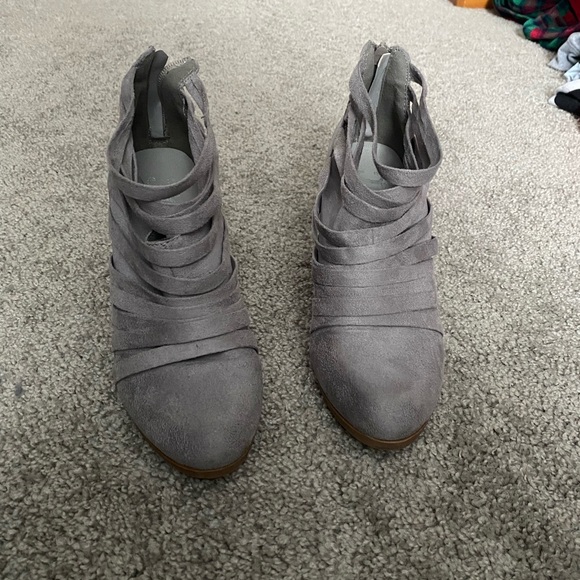 Grey Booties - Picture 3 of 4